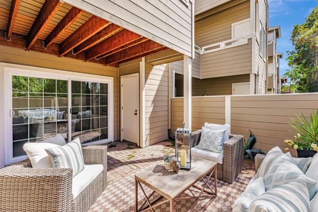 366 Treasure Island Drive, Belmont CA: https://media.crmls.org/mediaz/63b28f65-c8cc-4cda-a8b9-e3ef6d310a4c.jpg