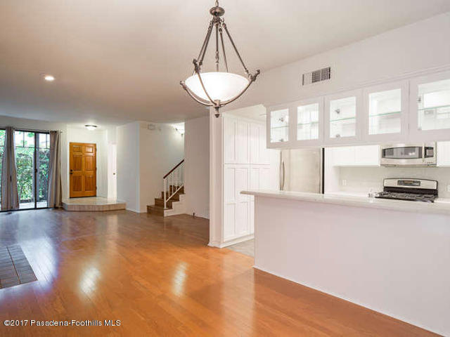 Detail Gallery Image 6 of 16 For 832 Magnolia Ave #15,  Pasadena,  CA 91106 - 2 Beds | 2/1 Baths
