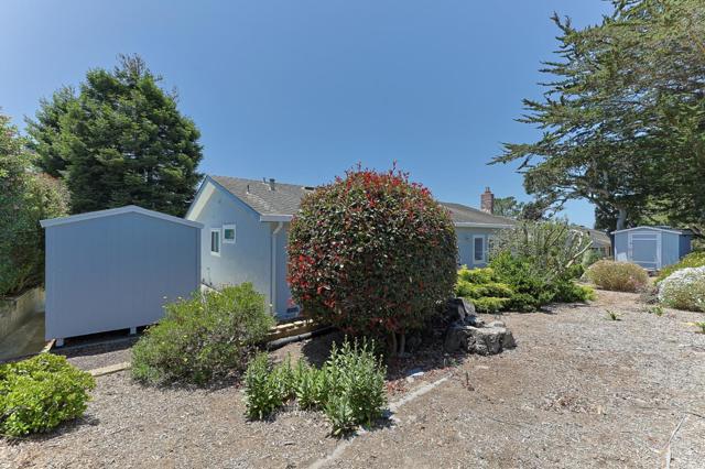 9355 Holly Oak Way, Salinas CA: https://media.crmls.org/mediaz/63b2a7a3-61de-42b1-93da-4789ff9b8549.jpg