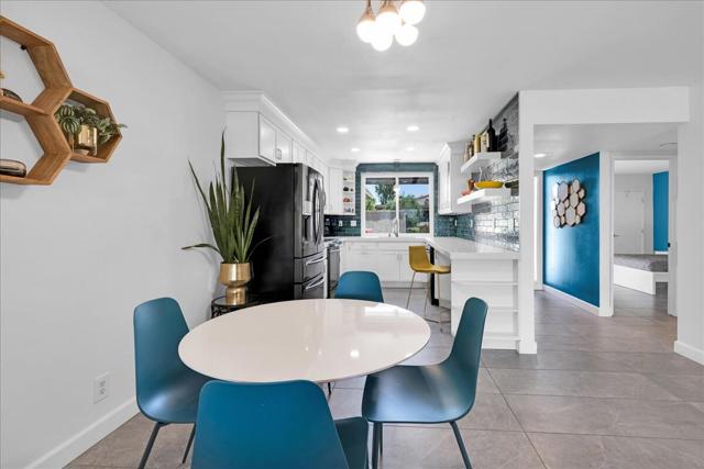 1901 Paseo Pelota, Palm Springs CA: https://media.crmls.org/mediaz/63b34bdd-eabb-4677-a2b9-e418aafb852a.jpg