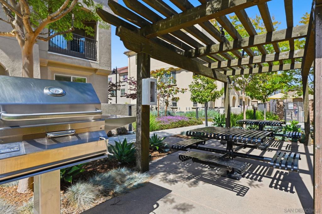1576 Castillo Way - photo 14