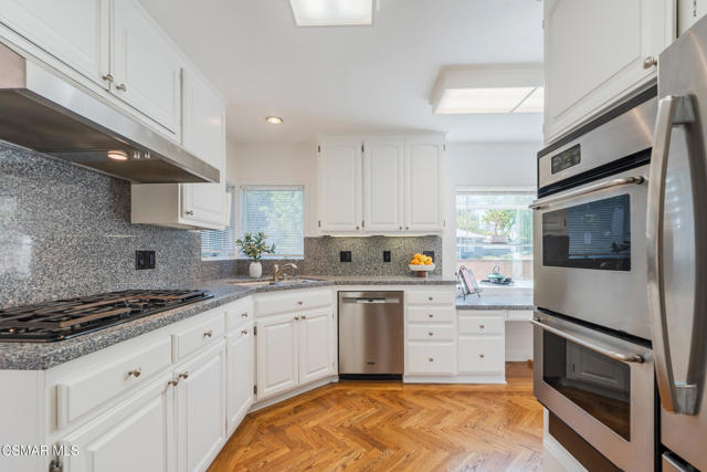 6120 Zelzah Avenue, Encino CA: https://media.crmls.org/mediaz/63b3bbfc-d0c6-40eb-a396-8e517b763396.jpg