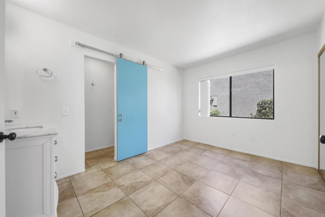 Image 10 of 42 For 40492 Bay Hill Way