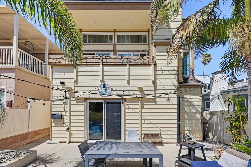 728 Jamaica Court