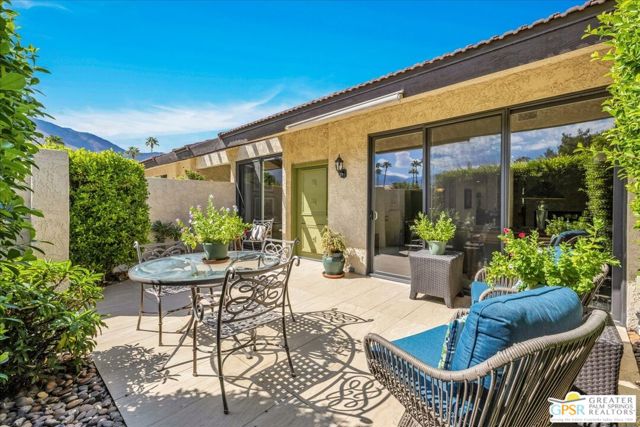 1254 E Andreas Road, Palm Springs CA: https://media.crmls.org/mediaz/63b4b2d0-40c9-401e-8e01-22f46eade6e7.jpg