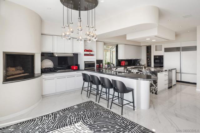 1 The Point, Coronado CA: https://media.crmls.org/mediaz/63b4be1c-01c1-4c6c-8815-60d8cf7dc3d3.jpg