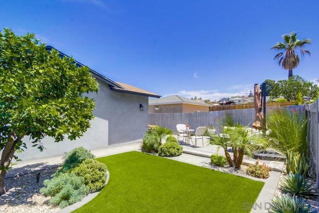 7832 Cinnabar Dr, La Mesa CA: https://media.crmls.org/mediaz/63b532ee-ad29-4f8b-8095-c38ba1089c21.jpg