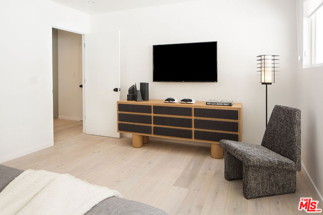 8917 W Cynthia Street, West Hollywood CA: https://media.crmls.org/mediaz/63b54326-c84d-4958-b65d-107851259428.jpg