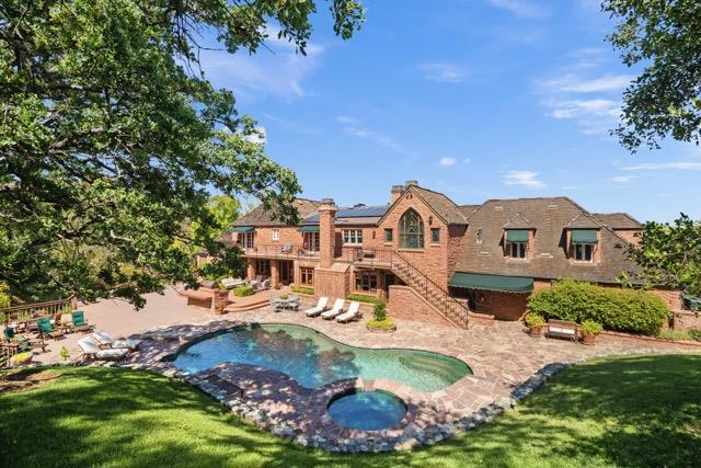 12359 Farr Ranch Road, Saratoga CA: https://media.crmls.org/mediaz/63b5af5c-ce00-4dca-93d5-4b738b74d79c.jpg