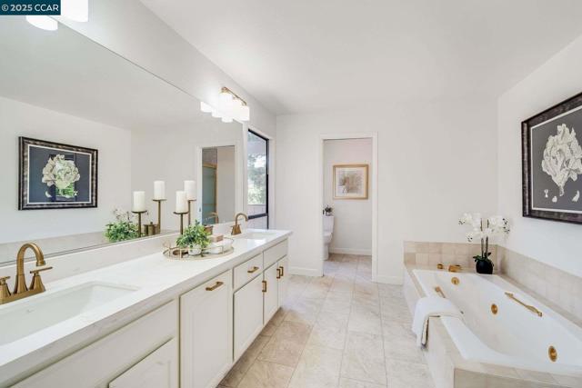 36 Candlewood Place, Walnut Creek CA: https://media.crmls.org/mediaz/63b6759e-5ad5-4181-a5b7-abd830a506a6.jpg