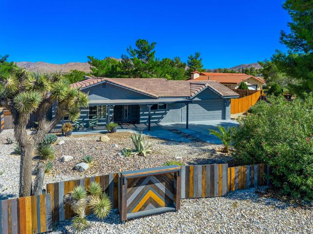 8799 Palomar Avenue, Yucca Valley CA: https://media.crmls.org/mediaz/63b6a36a-0199-4c7a-b84f-3df84530326c.jpg