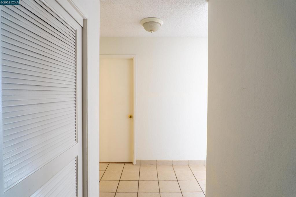 https://media.crmls.org/mediaz/63b738af-9a84-466e-8dcf-750492977827.jpg?preset=X-Large