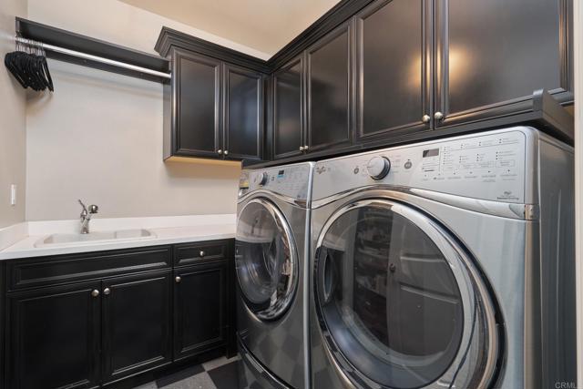 3615 Corte Claro, Carlsbad CA: https://media.crmls.org/mediaz/63b7aa56-47ed-4bd2-a83e-c05a6fead87e.jpg