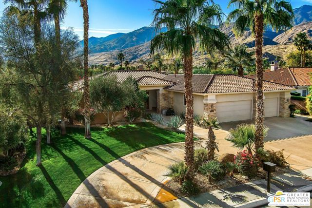 575 E Bogert Trail, Palm Springs CA: https://media.crmls.org/mediaz/63b7e209-1978-4c14-ab70-62c300c01549.jpg