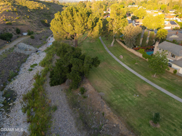 1694 Margate Place, Westlake Village CA: https://media.crmls.org/mediaz/63b8e817-1df0-4fd2-a220-ca77682c4718.jpg
