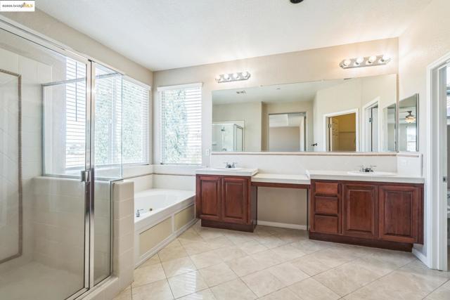 2665 Torrey Pines Dr, Brentwood CA: https://media.crmls.org/mediaz/63babfbc-fe00-43b4-a892-c0586a45d79a.jpg