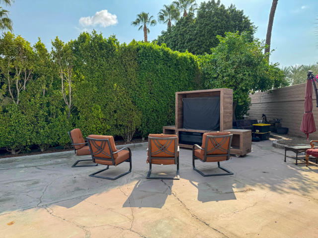 80394 Ave 48, Indio CA: https://media.crmls.org/mediaz/63bb043e-fefe-4362-afa6-08819d258fd2.jpg
