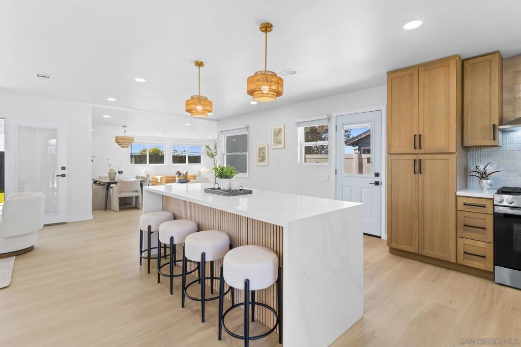 MLS #250043597SD image #5