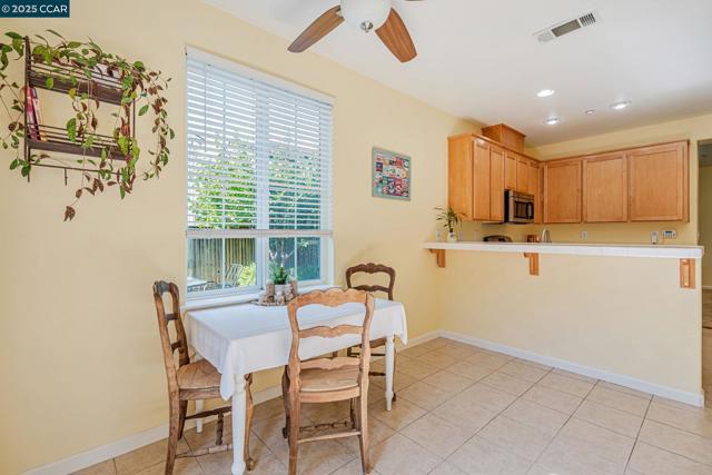2 Corvina Ct, American Canyon CA: https://media.crmls.org/mediaz/63bcf2d5-c7ee-4b97-8be3-dd1814a7f5a5.jpg