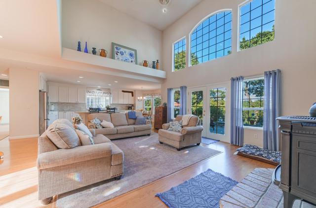8631 Woodland Heights Court, Salinas CA: https://media.crmls.org/mediaz/63bd1a19-c0e1-4831-8b95-a97439807d1d.jpg