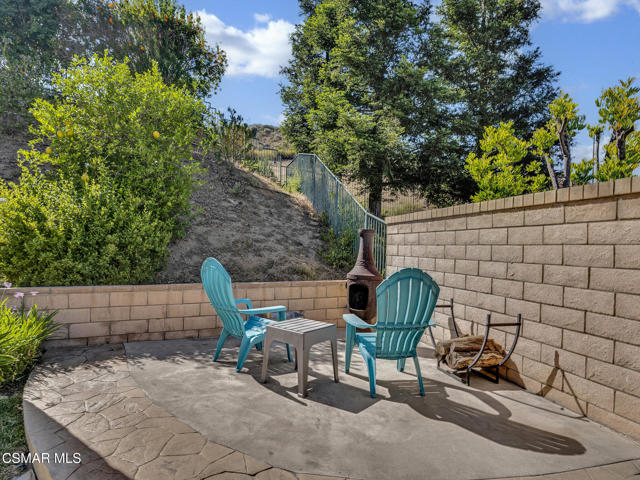659 N Muirfield Avenue, Simi Valley CA: https://media.crmls.org/mediaz/63bd80cf-871c-4a02-a72f-400dede31e1d.jpg