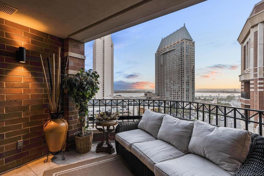 500 W Harbor #1318