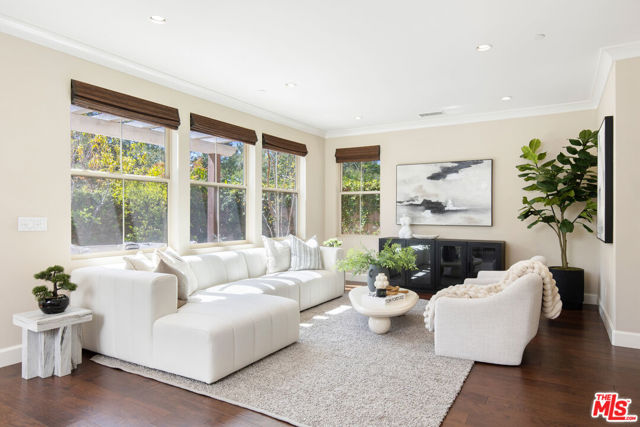 66 Rembrandt, Irvine CA: https://media.crmls.org/mediaz/63be2d71-a5c2-4a95-ada9-28880c914fb0.jpg