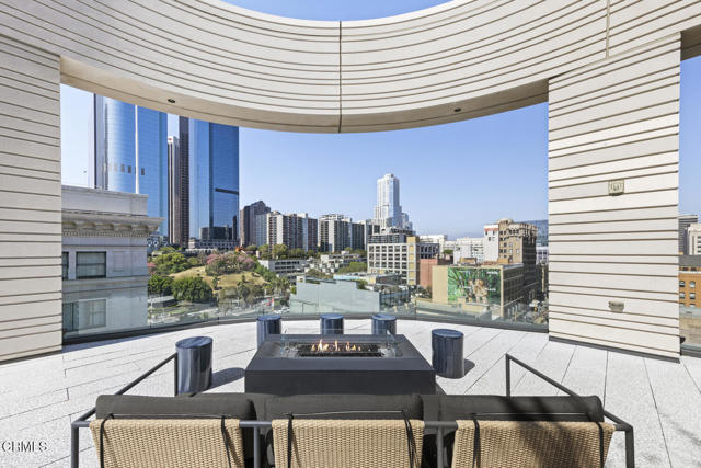 400 S Broadway, Los Angeles CA: https://media.crmls.org/mediaz/63be606a-0fa1-469b-83f2-29709da6498a.jpg