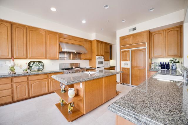 1964 Tracy Ct, Fallbrook CA: https://media.crmls.org/mediaz/63be803a-2ebc-4541-ad2e-232a77d92b0d.jpg