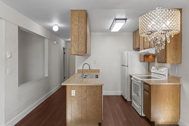 Detail Gallery Image 14 of 33 For 13742 Ruette Le Parc #C,  Del Mar,  CA 92014 - 2 Beds | 2 Baths