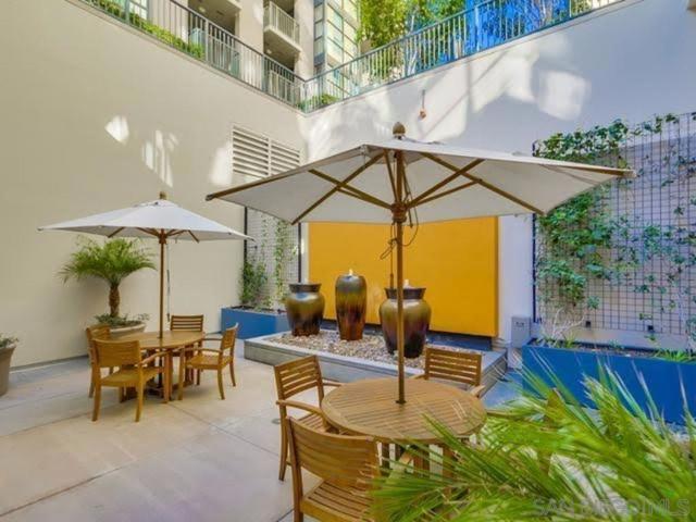 530 K St, San Diego CA: https://media.crmls.org/mediaz/63c01b7c-f1bf-4280-901e-97185d78688c.jpg