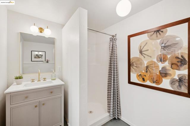 608 Colusa Ave, Berkeley CA: https://media.crmls.org/mediaz/63c04701-2963-4055-96bf-293cc3852479.jpg