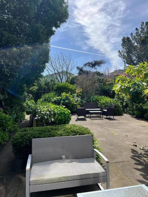 459 Flood Avenue, San Francisco CA: https://media.crmls.org/mediaz/63c10c74-51a7-4e9f-acc7-0f28d4361b0f.jpg