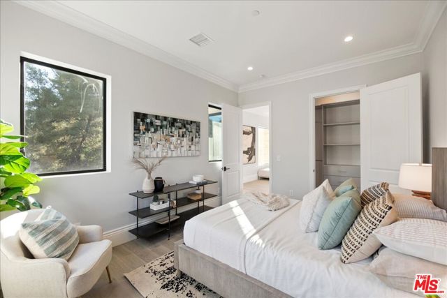 4351 Vanalden Avenue, Tarzana CA: https://media.crmls.org/mediaz/63c1f734-3a79-4033-8527-8a7f234df5b4.jpg