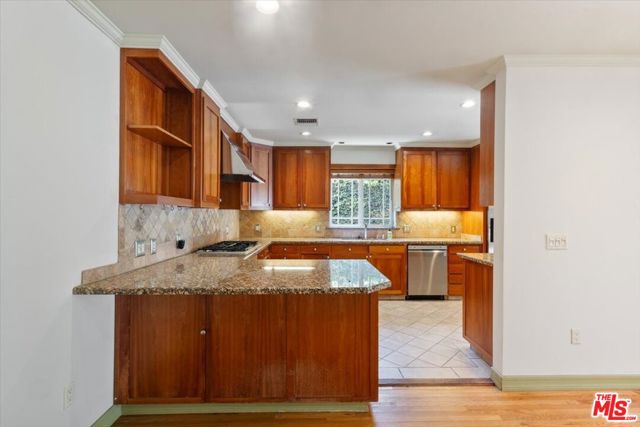 4385 Camellia Avenue, Studio City CA: https://media.crmls.org/mediaz/63c27c62-ed44-454a-ba1a-4b377062ddd6.jpg
