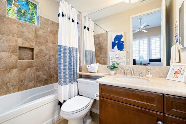 81139 Laguna Court, La Quinta CA: https://media.crmls.org/mediaz/63c2c7e5-11f4-4b17-b711-afb05b905ee8.jpg