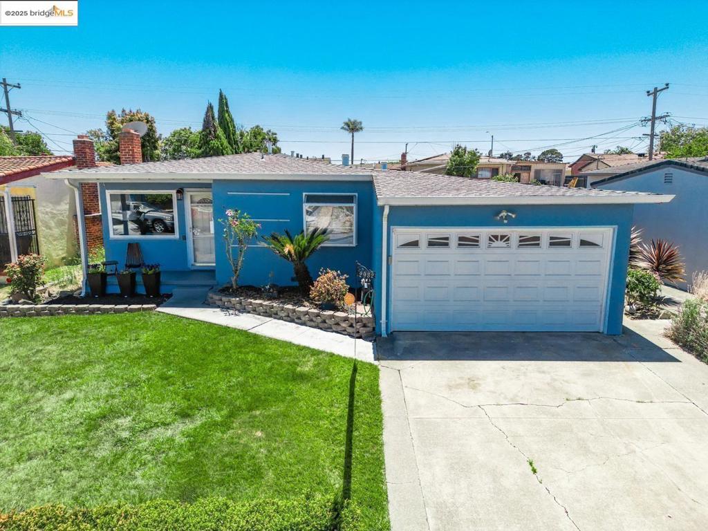 2932 Gilma DR