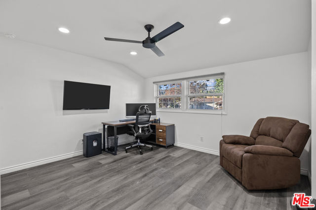18352 Donmetz Street, Porter Ranch CA: https://media.crmls.org/mediaz/63c385b2-a60c-4cd1-9cef-83c6816e52e9.jpg