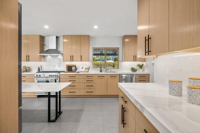 75322 Desert Park Drive, Indian Wells CA: https://media.crmls.org/mediaz/63c3ce2e-b022-426d-a70a-c3b44fb30d44.jpg
