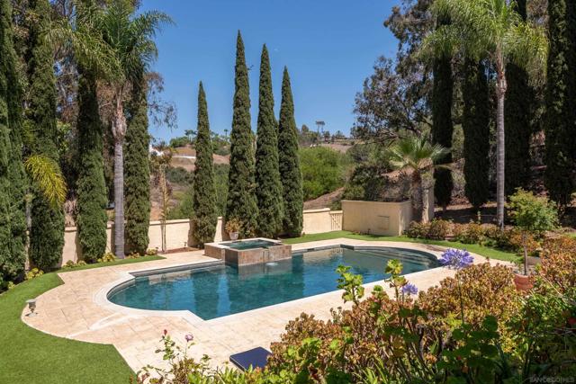 459 Flores De Oro, Rancho Santa Fe CA: https://media.crmls.org/mediaz/63c42b48-df07-4a53-a2d8-f8f32229e0a9.jpg