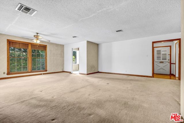 7903 Amestoy Avenue, Van Nuys CA: https://media.crmls.org/mediaz/63c50557-0fdc-4771-a0d1-e86b29c2da1b.jpg