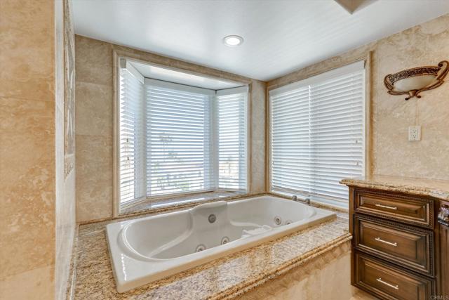 36 Coronado Pointe, Laguna Niguel CA: https://media.crmls.org/mediaz/63c5952b-83d9-4ed2-b667-b5fb0d8f730f.jpg