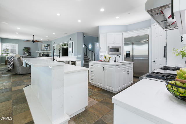 Detail Gallery Image 10 of 67 For 12428 Palmer Dr, Moorpark,  CA 93021 - 5 Beds | 5/1 Baths