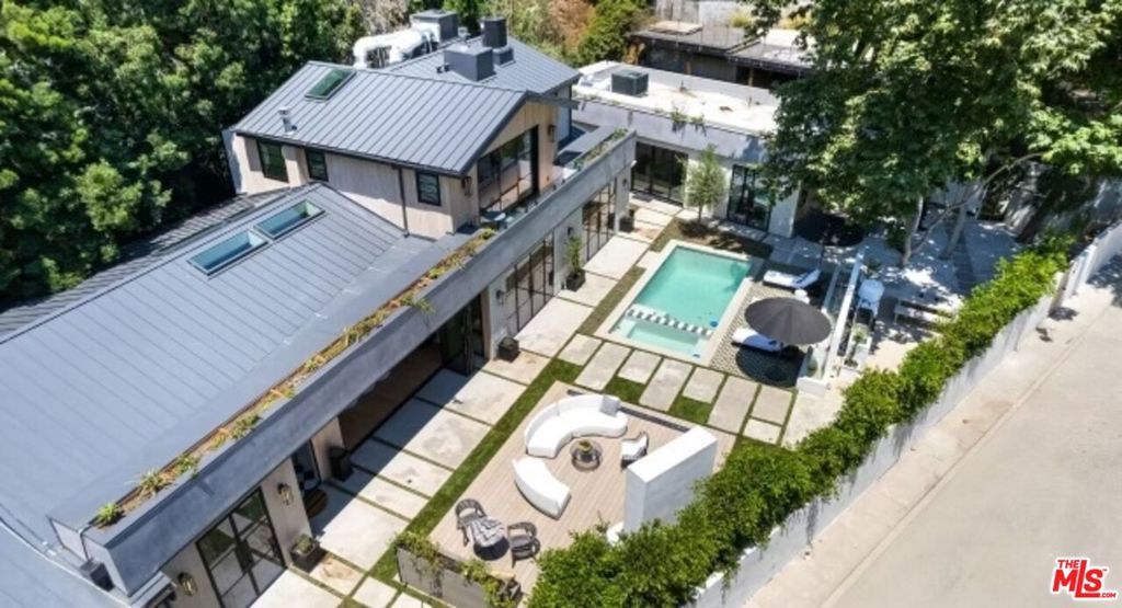 1914 Laurel Canyon Blvd — architectural residence