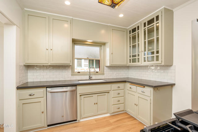 Detail Gallery Image 9 of 26 For 847 S Los Robles Ave, Pasadena,  CA 91106 - 3 Beds | 2 Baths
