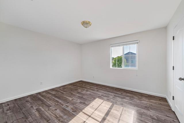 9748 Collie Way, Elk Grove CA: https://media.crmls.org/mediaz/63c5c454-6a12-4ca4-847c-6c49f46457ea.jpg