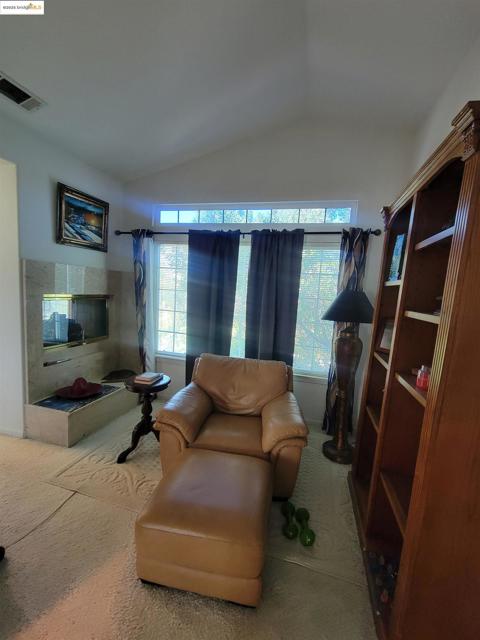 4729 Matterhorn Ct, Antioch CA: https://media.crmls.org/mediaz/63c5da22-b59a-4dcd-aeeb-fc461874e3f2.jpg