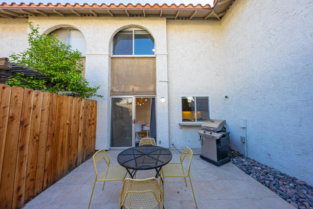 1832 N Mira Loma Way, Palm Springs, CA 92262