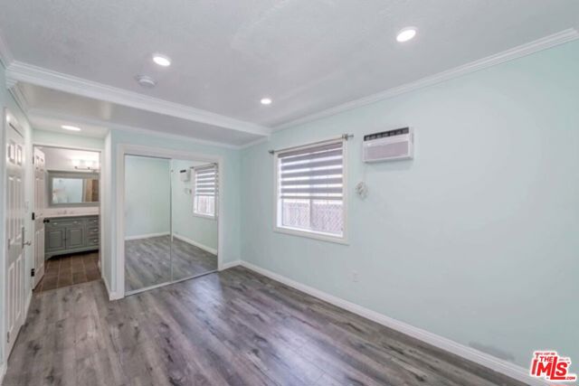 1726 W 37th Place, Los Angeles CA: https://media.crmls.org/mediaz/63c67302-8468-4cb7-8122-cbf8bd15a1ed.jpg