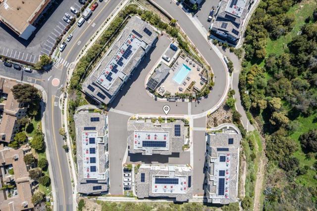 1107 Hibiscus Way, Oceanside CA: https://media.crmls.org/mediaz/63c6fc50-b1a5-4947-ba33-7231f263d403.jpg